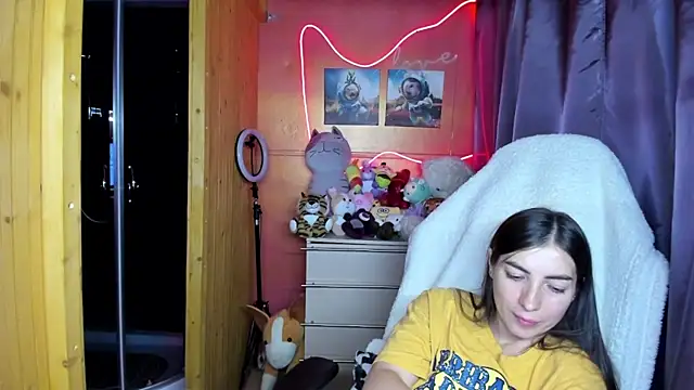 Fiery Brunette  online show from 07.30.26