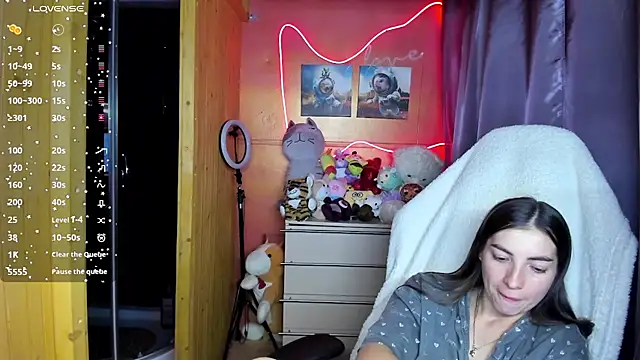 Fiery Brunette  online show from 07.31.26