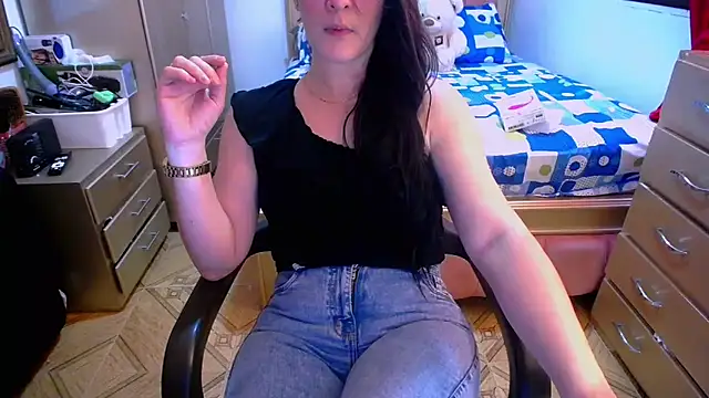 BitterMomXxx online show from 02.13.25