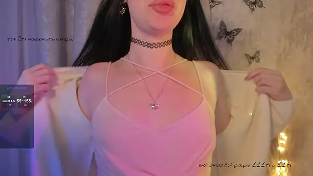 Snapshot of elena_addiction chatting on 10.07.25 elena addiction online show from 10.07.25