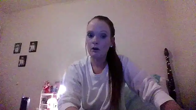 Snapshot of sexiginger22 chatting on 10.31.25 sexiginger22 online show from 10.31.25