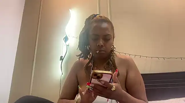 ChocolateCakeQueen online show from 01.07.25