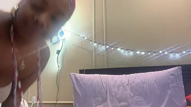 ChocolateCakeQueen online show from 01.11.25