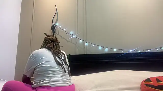 ChocolateCakeQueen online show from 01.24.25