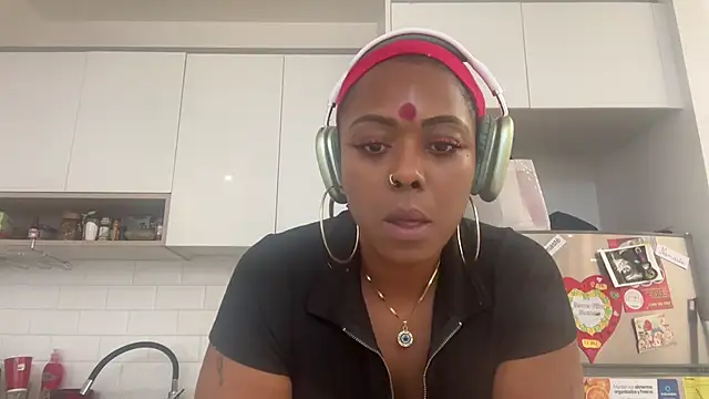 ChocolateCakeQueen online show from 01.29.25