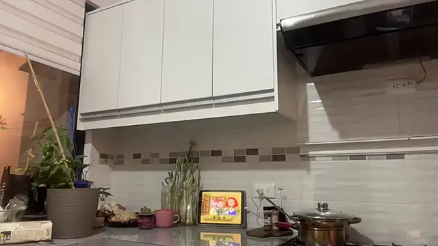 ChocolateCakeQueen online show from 10.08.25