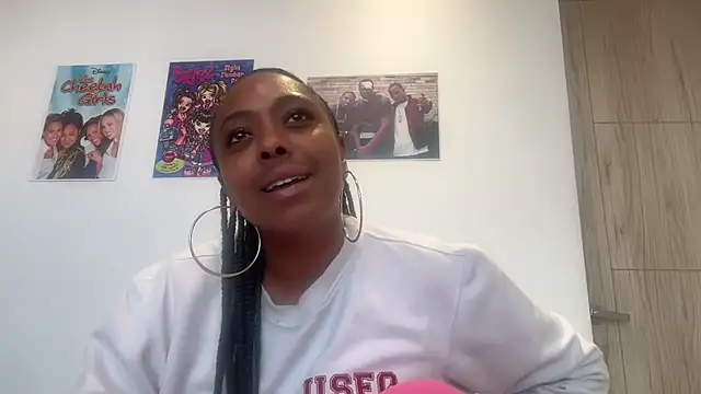 Snapshot of ChocolateCakeQueen chatting on 05.20.26 ChocolateCakeQueen online show from 05.20.26