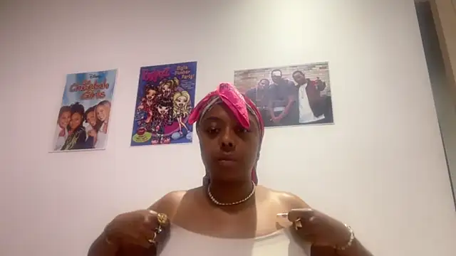 Snapshot of ChocolateCakeQueen chatting on 05.25.26 ChocolateCakeQueen online show from 05.25.26