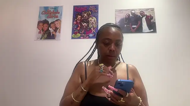 Snapshot of ChocolateCakeQueen chatting on 05.26.26 ChocolateCakeQueen online show from 05.26.26