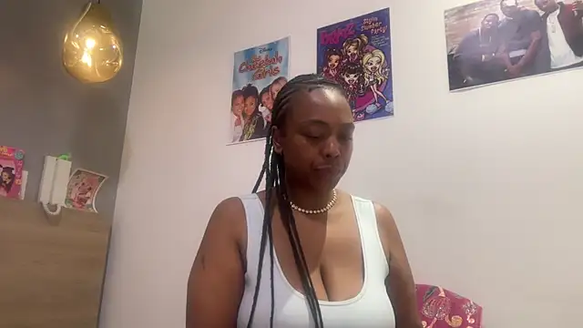 Snapshot of ChocolateCakeQueen chatting on 05.28.26 ChocolateCakeQueen online show from 05.28.26