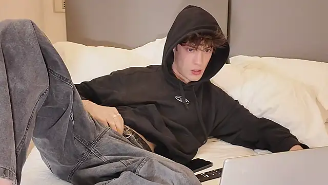 twinkyjd  online show from 04.12.26