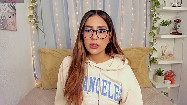 HazzelGray online show from 04.19.26