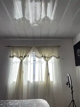 hannahb-e online show from 11.21.25