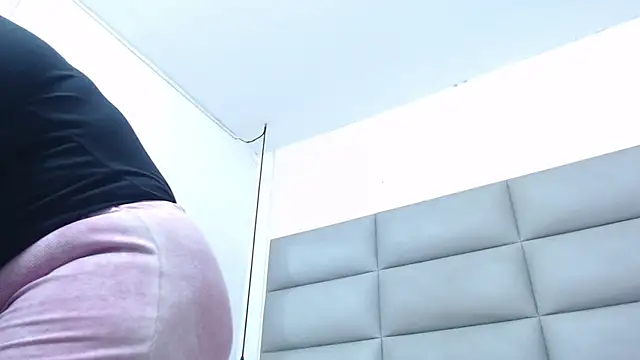 Snapshot of emily_brontee_ chatting on 10.18.25 emily brontee online show from 10.18.25