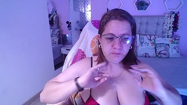 katie joness  online show from 01.11.25