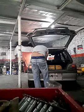 Snapshot of hecwil8 chatting on 11.08.25 hecwil8 online show from 11.08.25