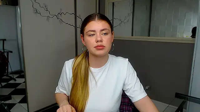IsabellaBler online show from 03.13.25