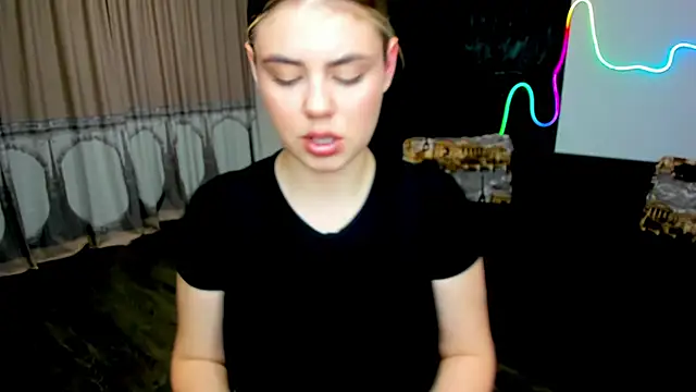 Snapshot of IsabellaBler chatting on 10.08.25 IsabellaBler online show from 10.08.25