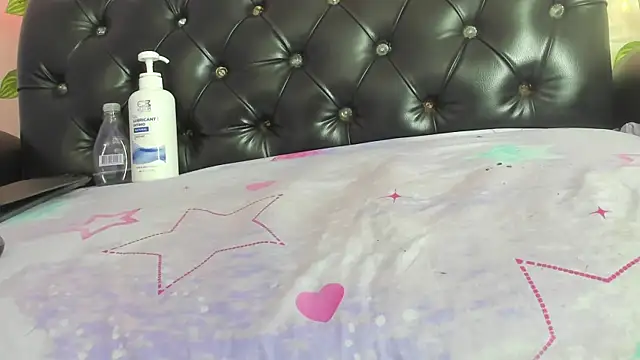 Snapshot of mara_naughty4u chatting on 01.14.25 mara naughty4u online show from 01.14.25