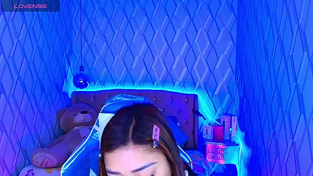 NicolleTaylor online show from 10.14.25