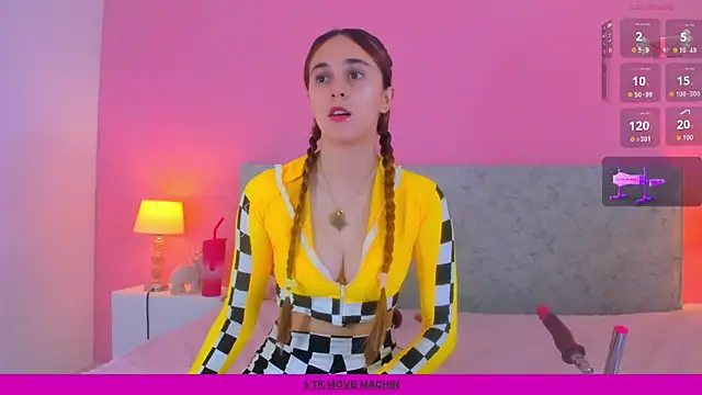 Snapshot of angelikarose1 chatting on 11.04.25 angelikarose1 online show from 11.04.25