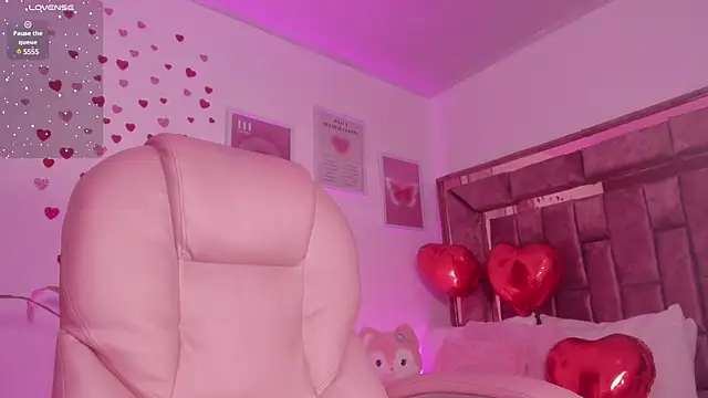 Celestecute  online show from 02.20.25