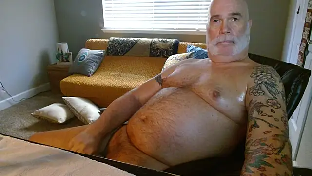 Snapshot of musclebearnips chatting on 03.16.25 musclebearnips online show from 03.16.25