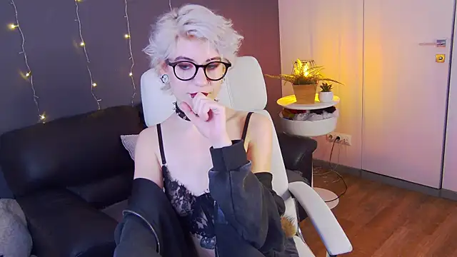  Moonlight t online show from 02.07.25