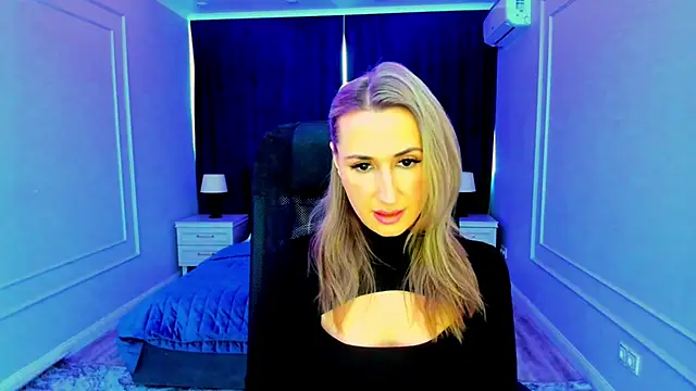 Snapshot of PassionGlow chatting on 01.22.25 PassionGlow online show from 01.22.25