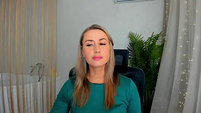 Snapshot of PassionGlow chatting on 01.23.25 PassionGlow online show from 01.23.25