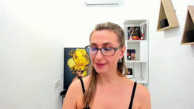 Snapshot of PassionGlow chatting on 01.26.25 PassionGlow online show from 01.26.25