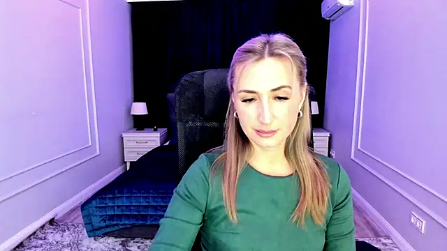 Snapshot of PassionGlow chatting on 02.02.25 PassionGlow online show from 02.02.25