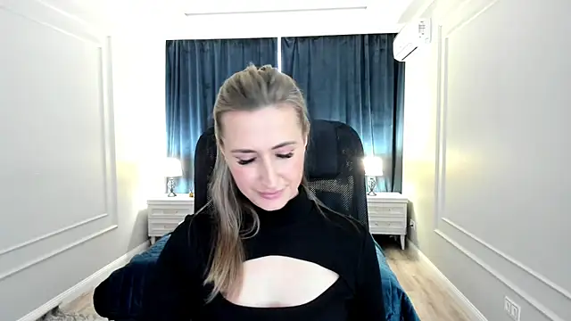 Snapshot of PassionGlow chatting on 02.07.25 PassionGlow online show from 02.07.25