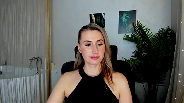 Snapshot of PassionGlow chatting on 02.14.25 PassionGlow online show from 02.14.25