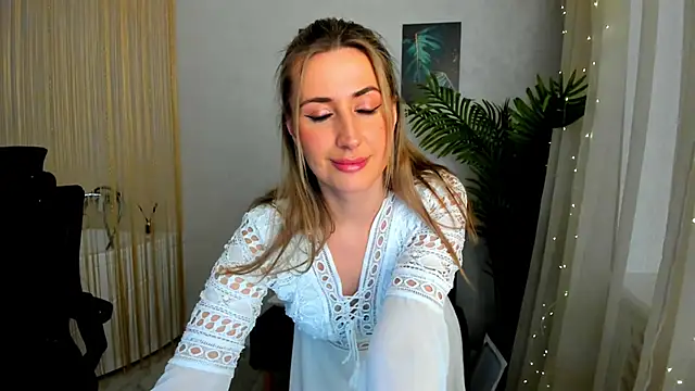 Snapshot of PassionGlow chatting on 02.25.25 PassionGlow online show from 02.25.25