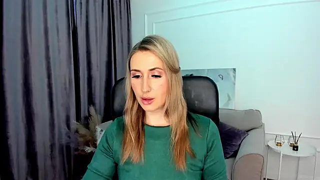 Snapshot of PassionGlow chatting on 02.26.25 PassionGlow online show from 02.26.25