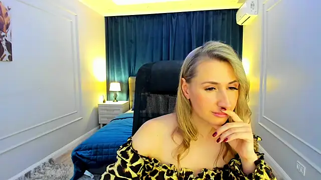 Snapshot of PassionGlow chatting on 02.27.25 PassionGlow online show from 02.27.25