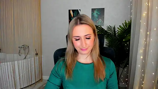 Snapshot of PassionGlow chatting on 03.05.25 PassionGlow online show from 03.05.25