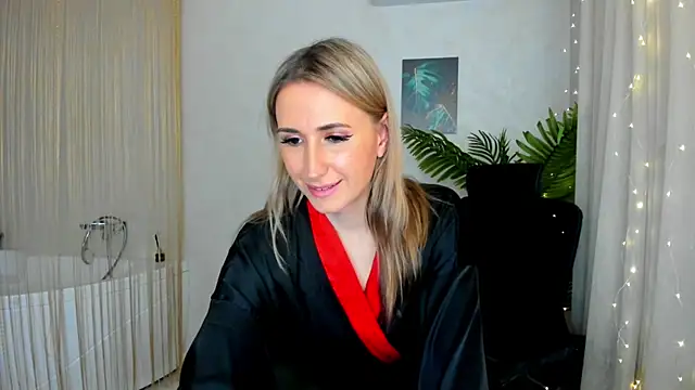 Snapshot of PassionGlow chatting on 03.05.25 PassionGlow online show from 03.05.25