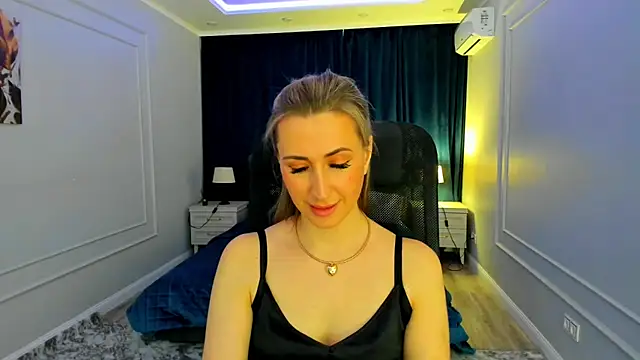 Snapshot of PassionGlow chatting on 03.10.25 PassionGlow online show from 03.10.25