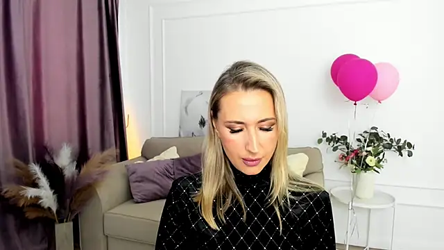 Snapshot of PassionGlow chatting on 09.14.25 PassionGlow online show from 09.14.25