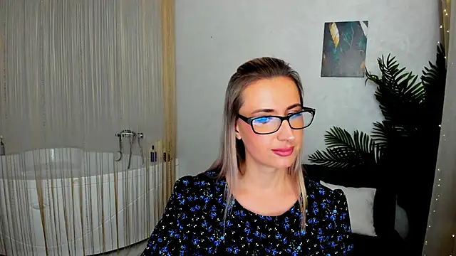 Snapshot of PassionGlow chatting on 09.17.25 PassionGlow online show from 09.17.25