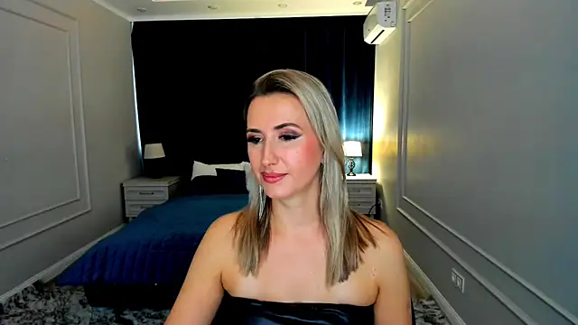 Snapshot of PassionGlow chatting on 09.18.25 PassionGlow online show from 09.18.25