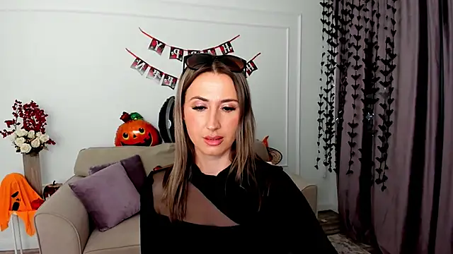 Snapshot of PassionGlow chatting on 10.22.25 PassionGlow online show from 10.22.25