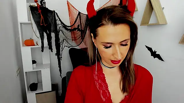 Snapshot of PassionGlow chatting on 10.31.25 PassionGlow online show from 10.31.25