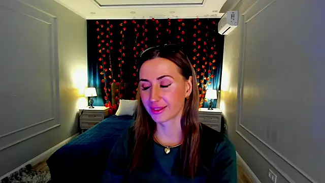 Snapshot of PassionGlow chatting on 11.11.25 PassionGlow online show from 11.11.25