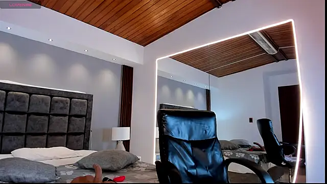 victoria mooree online show from 03.20.25