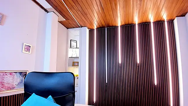 victoria mooree online show from 03.07.26