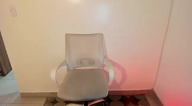 kiaraowen online show from 12.19.24