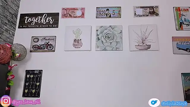 Snapshot of olivia22love chatting on 09.15.25 olivia22love online show from 09.15.25